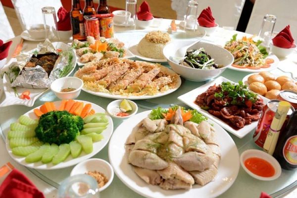 trang tri menu tiec chup anh cuoi tuy hoa phu yen theo xu huong 2